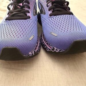 Brooks Women's Blue and Black Athletic Shoes